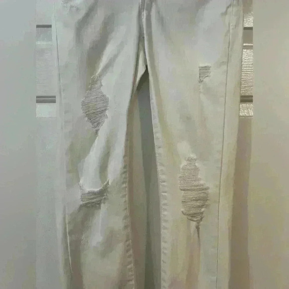 KanCan White Skinny Distressed Jeans - Picture 2 of 5